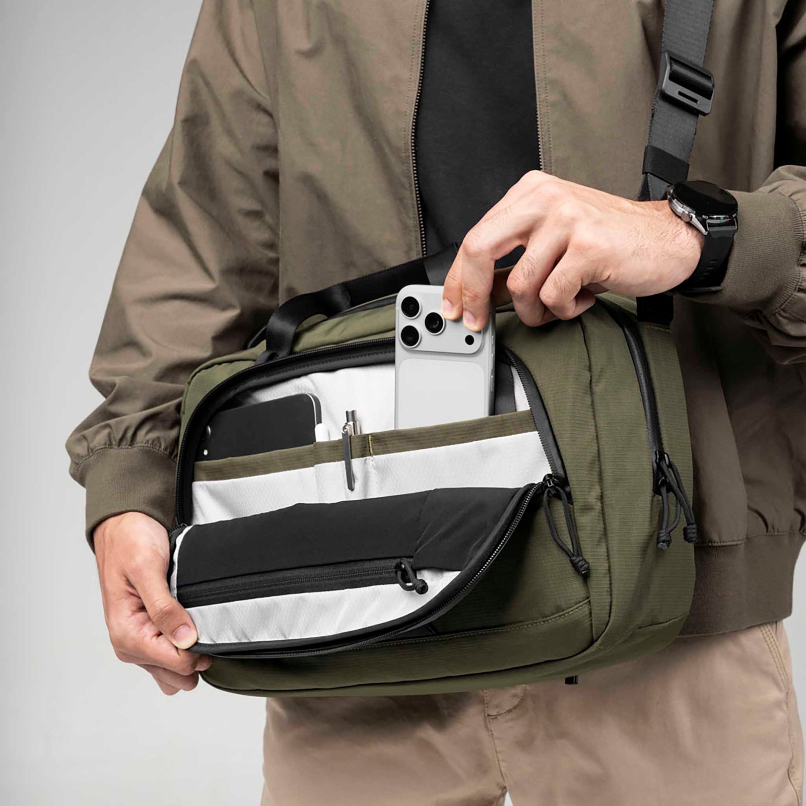 Bravo Brief | 14" Alpaka AA010910524 Briefcases 13L / Green Axoflux 400D Ripstop Nylon
