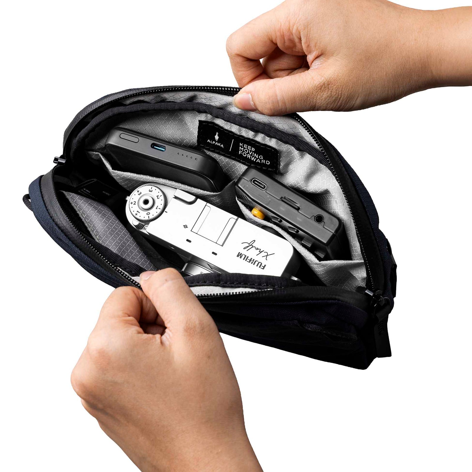 Flight Sling 1L Alpaka AA010530624 Sling Bags 1L / Blue | Axoflux 400D