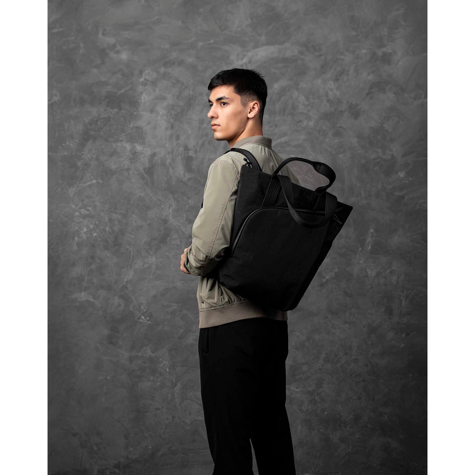 Flow Totepack Alpaka AA010850124 Tote Bags 14L / Black | Axoflux 400D Washed Nylon