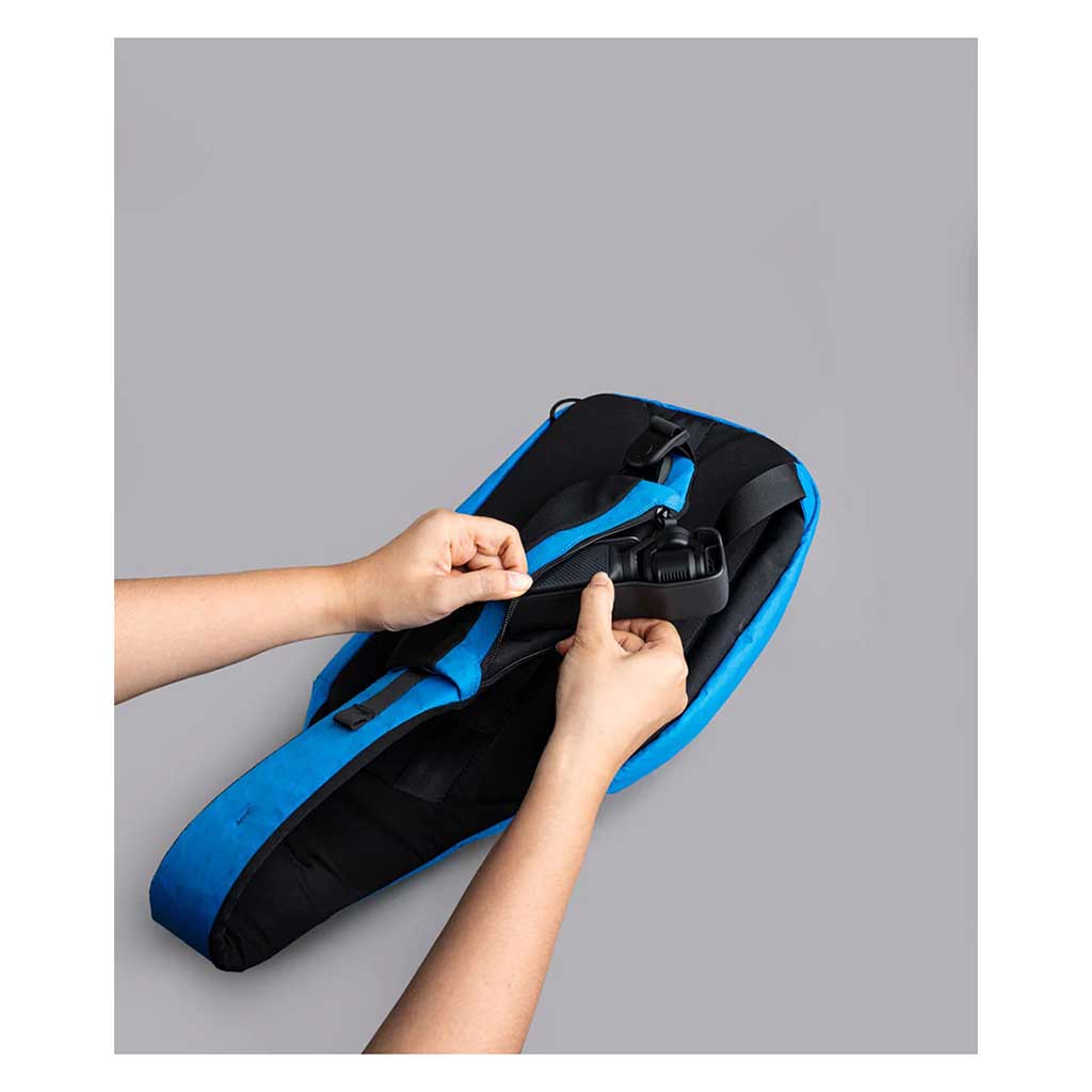Metro Crossbody | Left Shoulder Alpaka AA010550603 Sling Bags One Size / Bahama Blue | X-Pac VX21