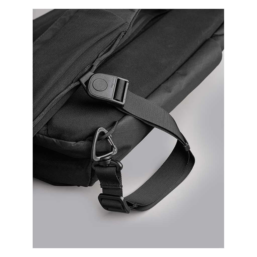 Metro Crossbody | Left Shoulder Alpaka AA010550106 Sling Bags One Size / Black | X-Pac VX42