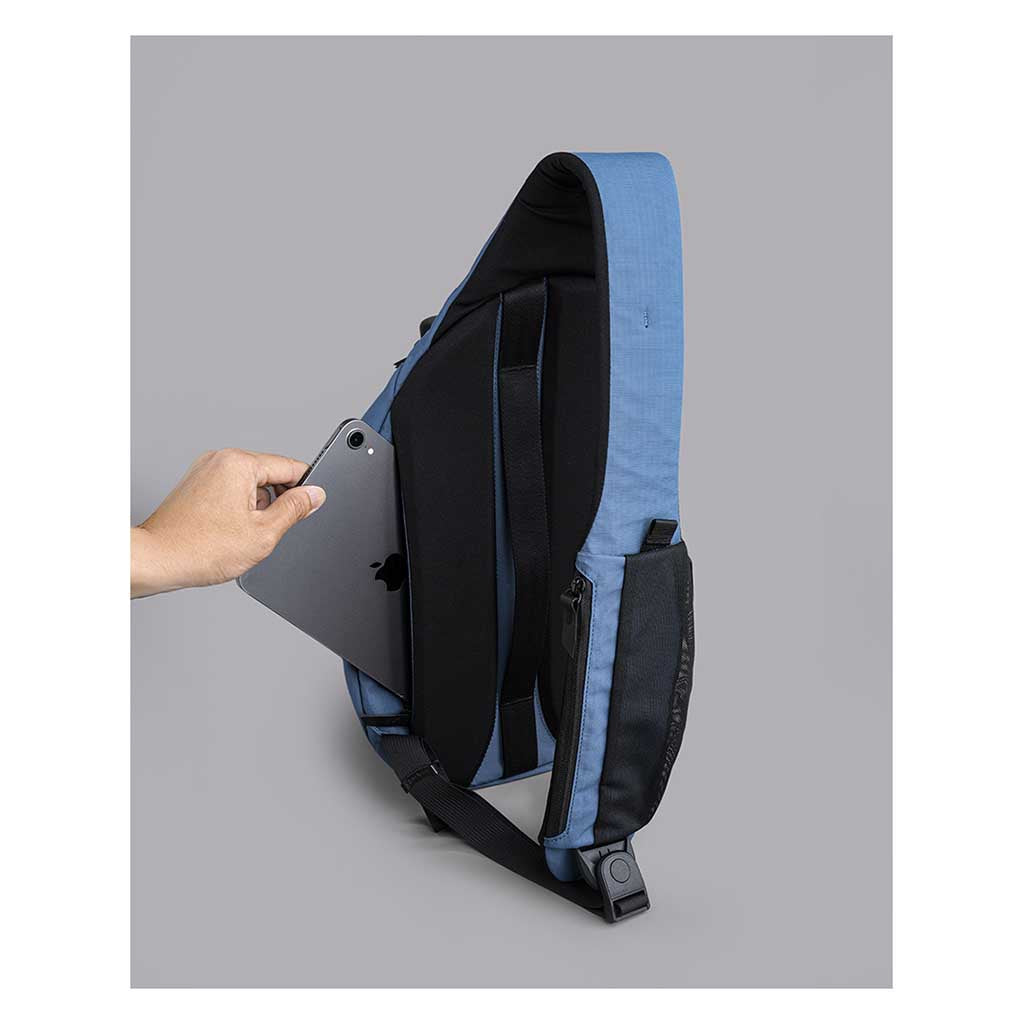Metro Crossbody | Left Shoulder Alpaka AA010550618 Sling Bags One Size / Blue | Axoflux 210D