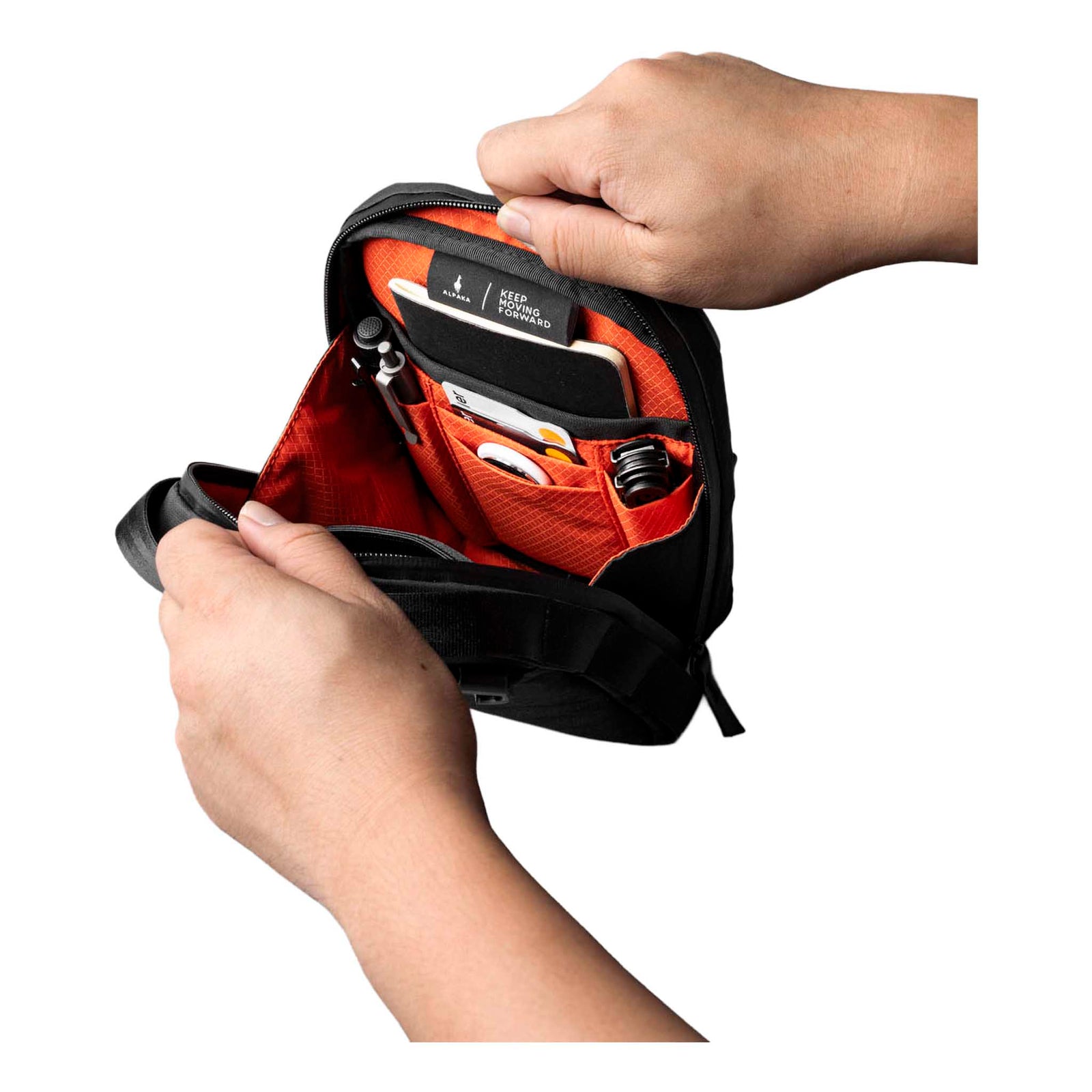 Metro Sling V2 Alpaka AD010630130 Sling Bags 2.5L / Black Ultradyne 100D