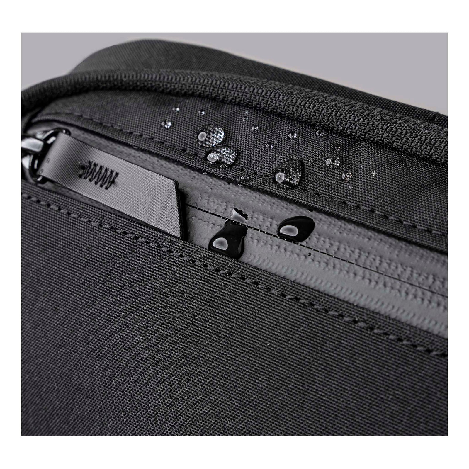 Vertex Pouch Mini Alpaka AD010730121 Tech Pouches 2L / Black | Axoflux 300D