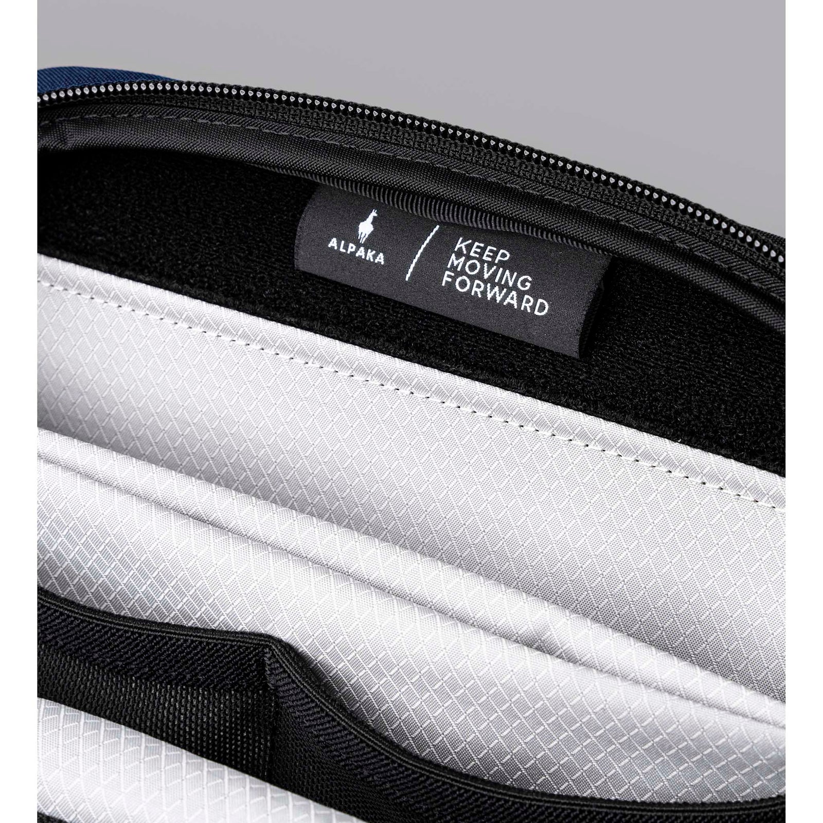 Vertex Pouch Mini Alpaka AD010730621 Tech Pouches 2L / Blue | Axoflux 300D