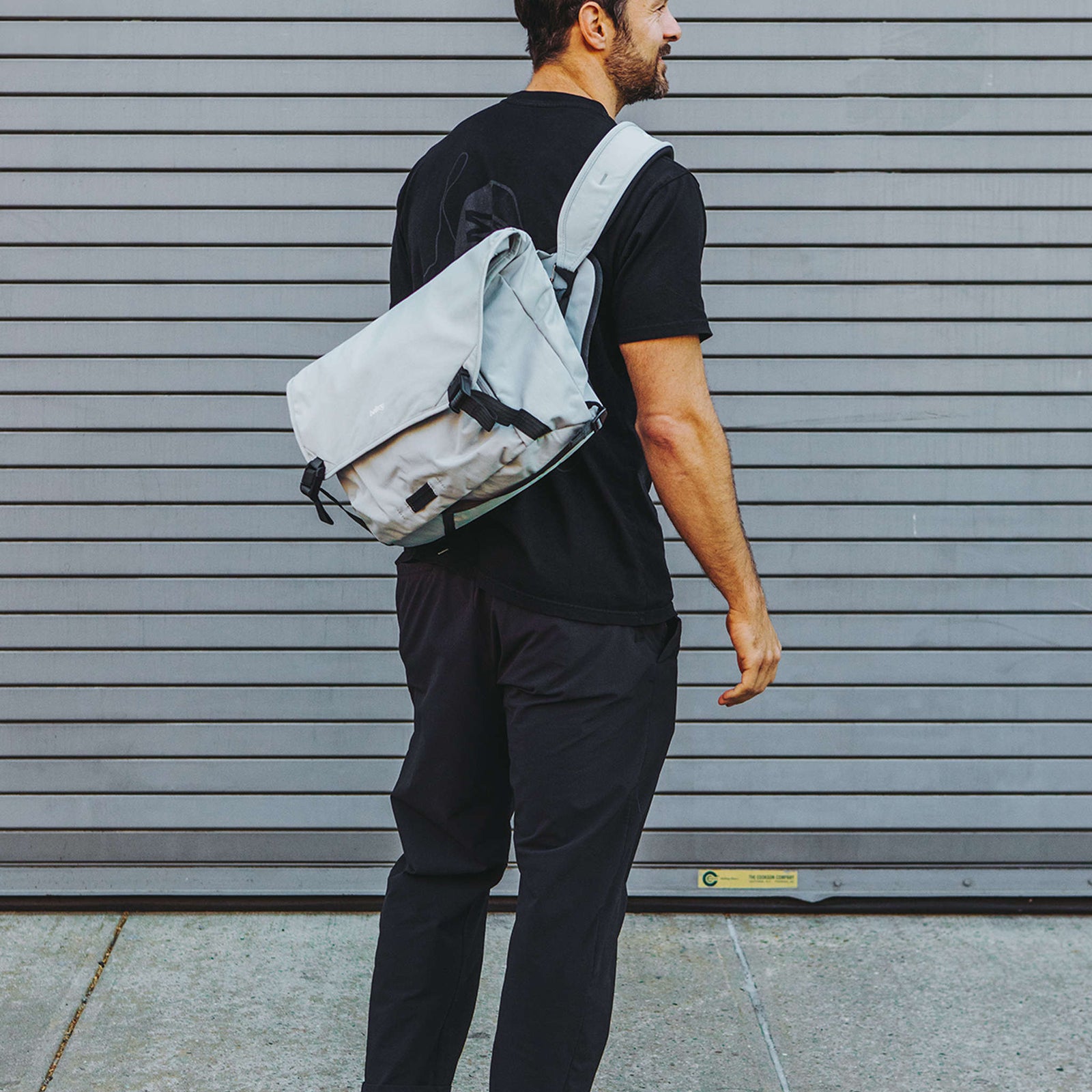 Venture Messenger 14" Bellroy BVYA-BLK-213 Messenger Bags 16L / Black