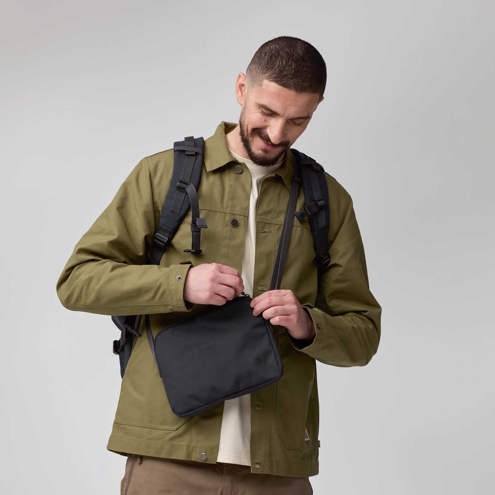 Färden Carry-On Pack Fjällräven F23200303-037 Backpacks 42L / Coal Black