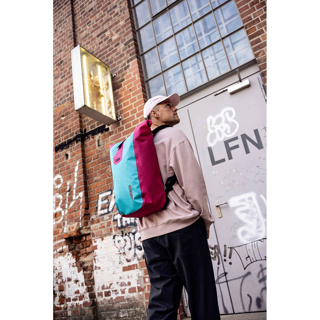 Velocity PS 23L ORTLIEB OR402019 Backpacks 23L / Cyber Blue/Cyber Pink