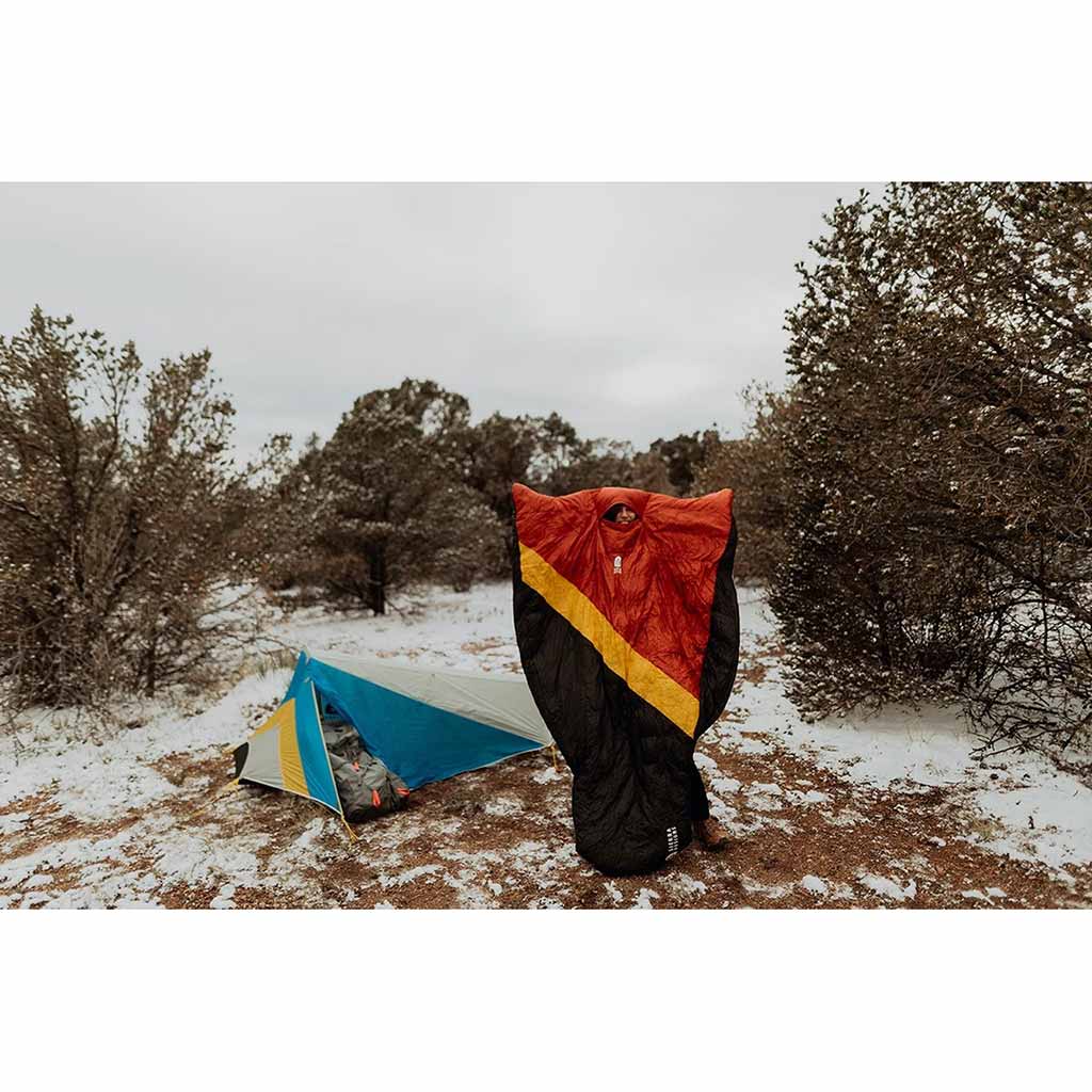 Nitro 800F 20°F Quilt Sierra Designs 80710519R Sleeping Bags One Size / Red/Black