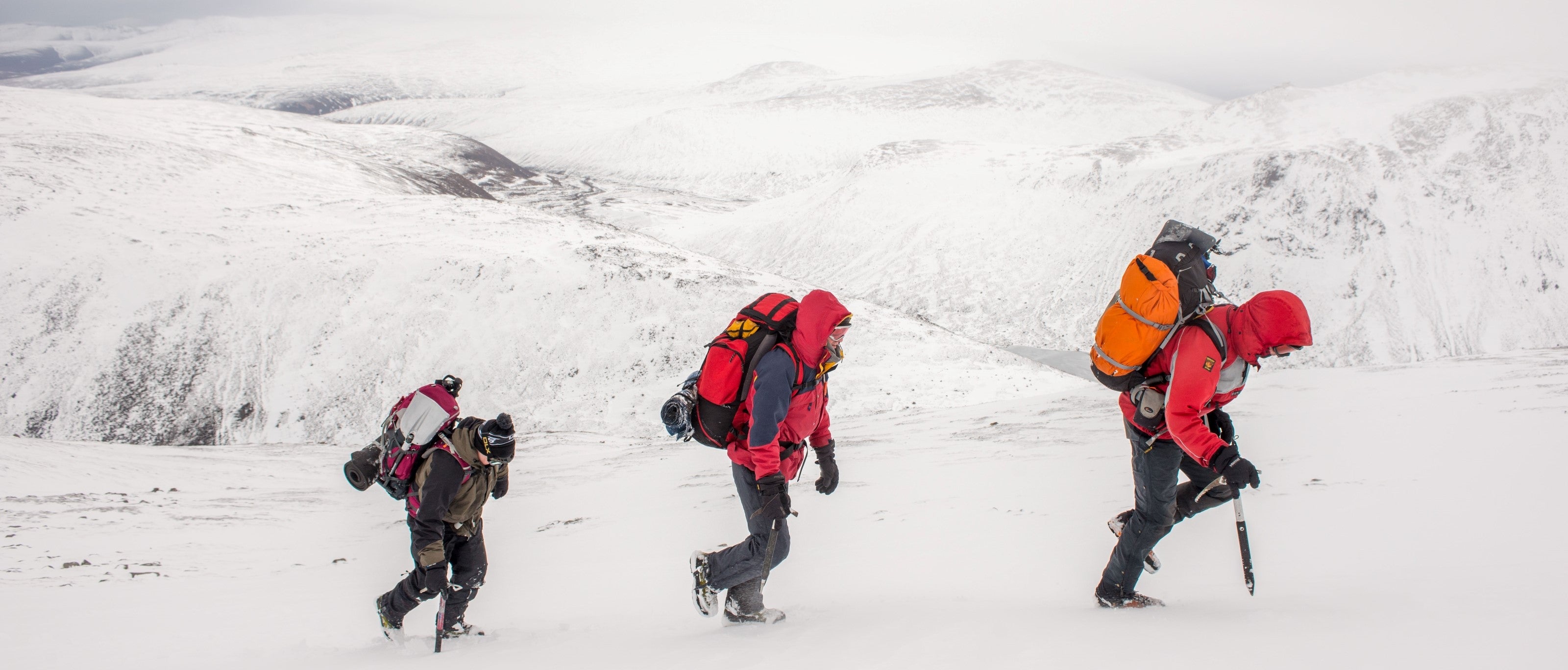 Holed Up | Snow Holing in the Cairngorms