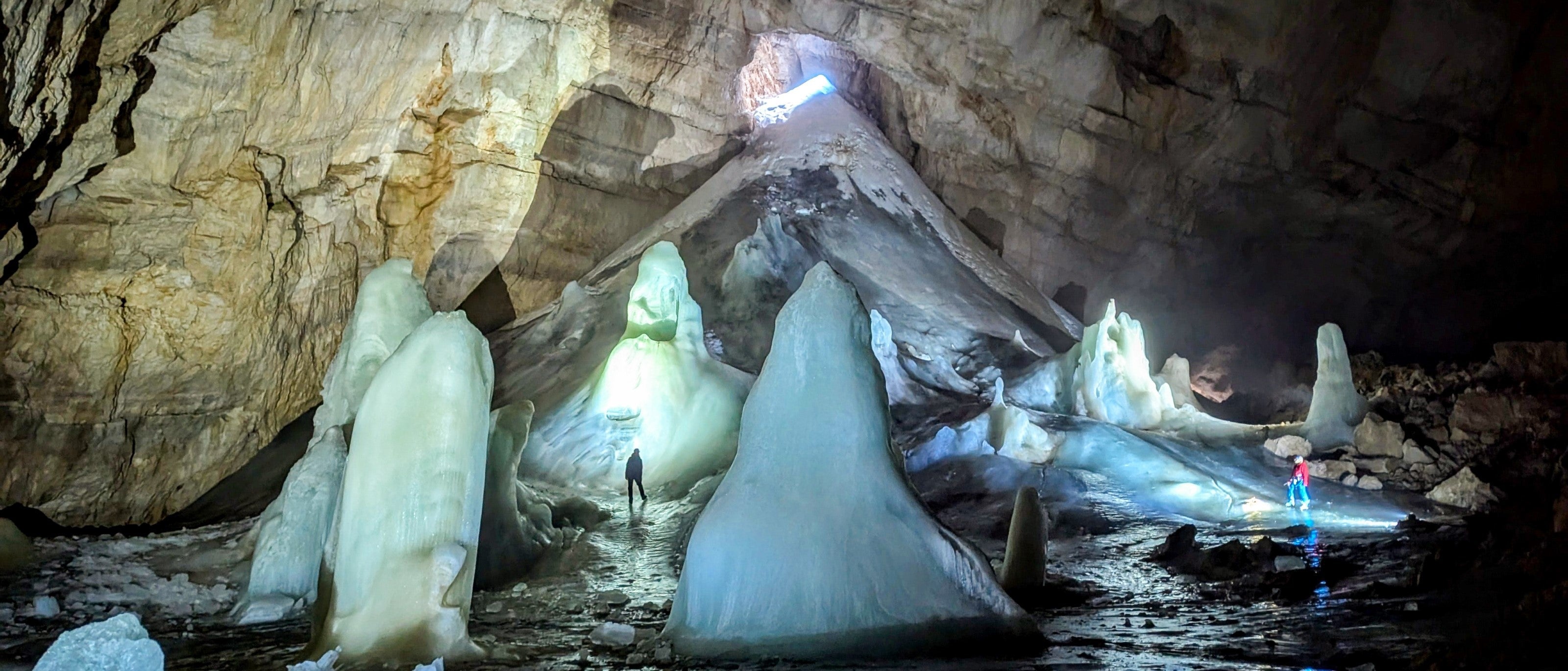 Into the Void | Exploring New Caves in the Austrian Alps | Adventure | WildBounds UK