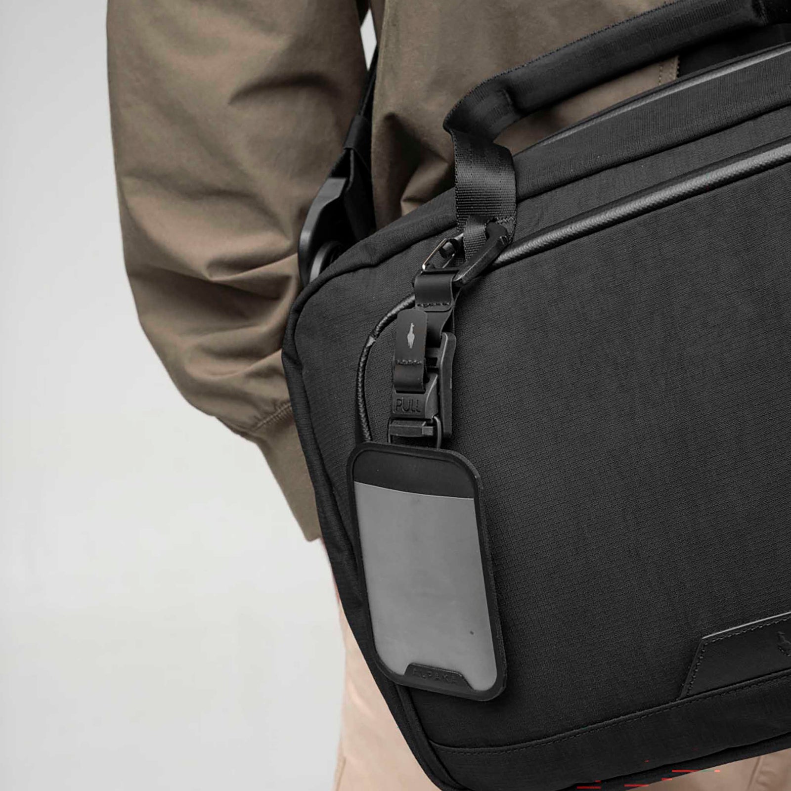 Bravo Brief | 14" Alpaka AA010910124 Briefcases 13L / Black Axoflux 400D Ripstop Nylon