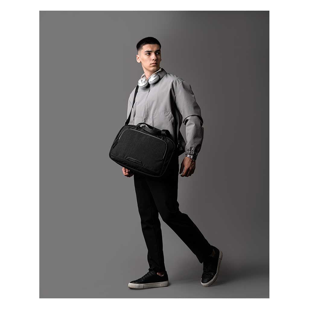Bravo Brief Alpaka AA010820124 Briefcases 15L / Black | Axoflux 400D