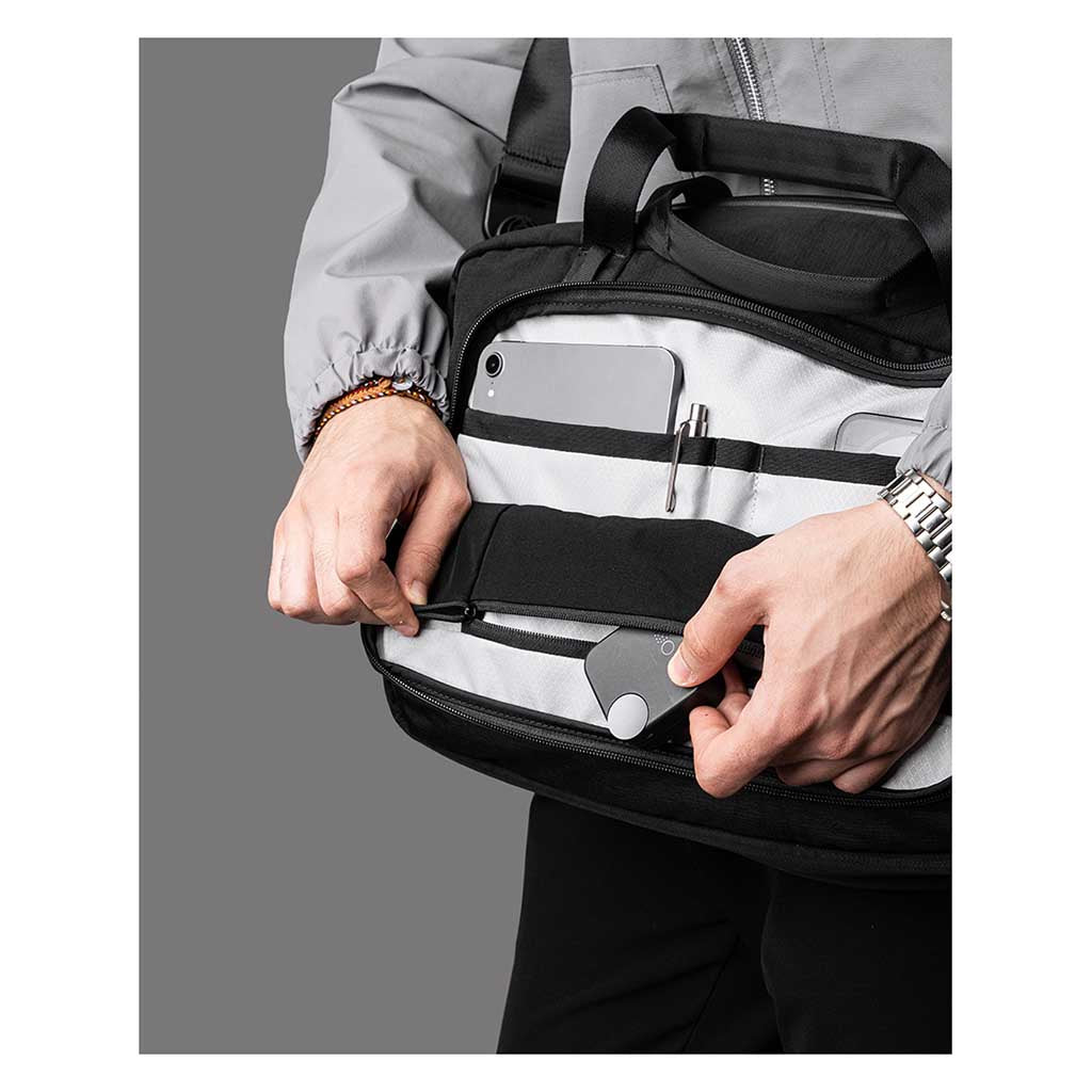 Bravo Brief Alpaka AA010820124 Briefcases 15L / Black | Axoflux 400D