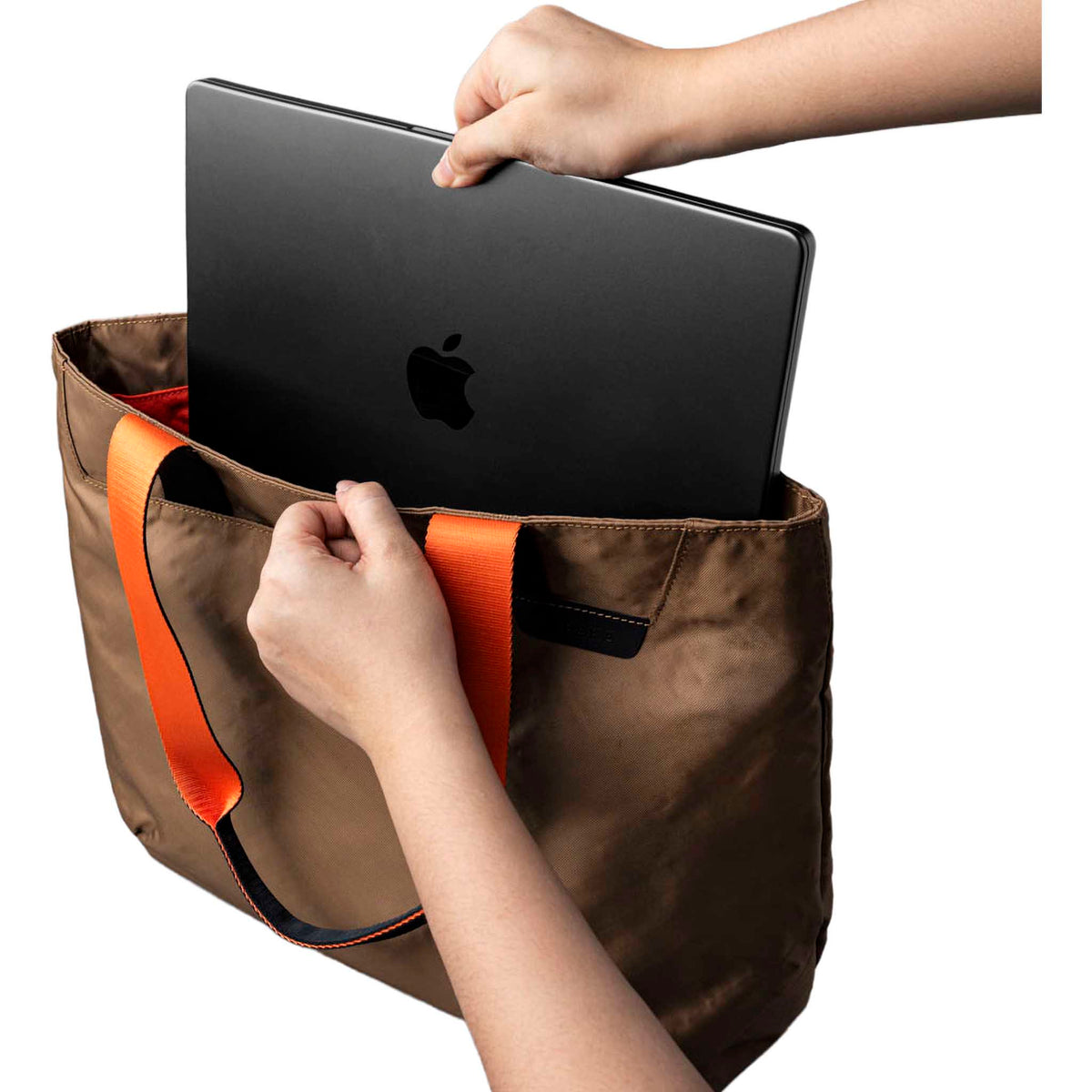 Elements Tote (M) Alpaka Tote Bags 14.5L / Coyote Brown/Orange | EPX400