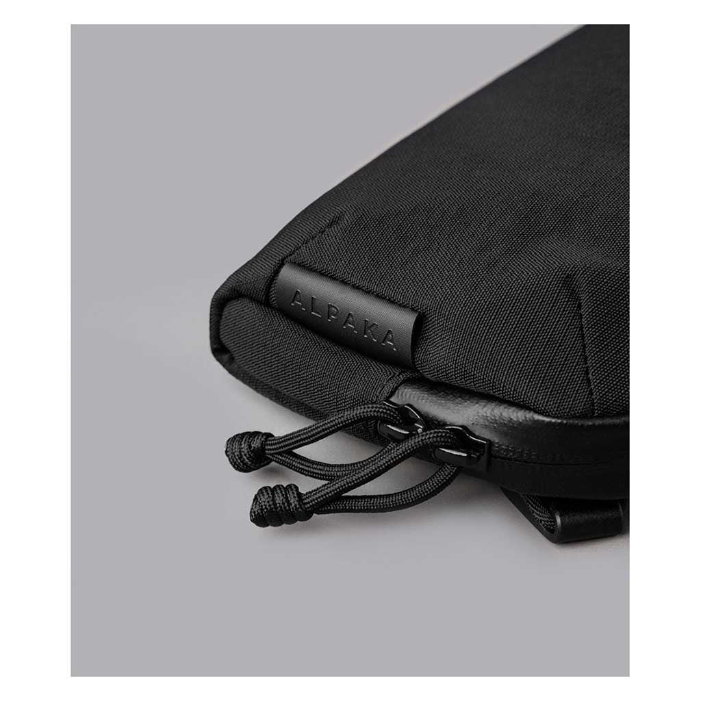 Flight Pouch Pro Alpaka AA010810124 Pouches 0.7L / Black | Axoflux 400D