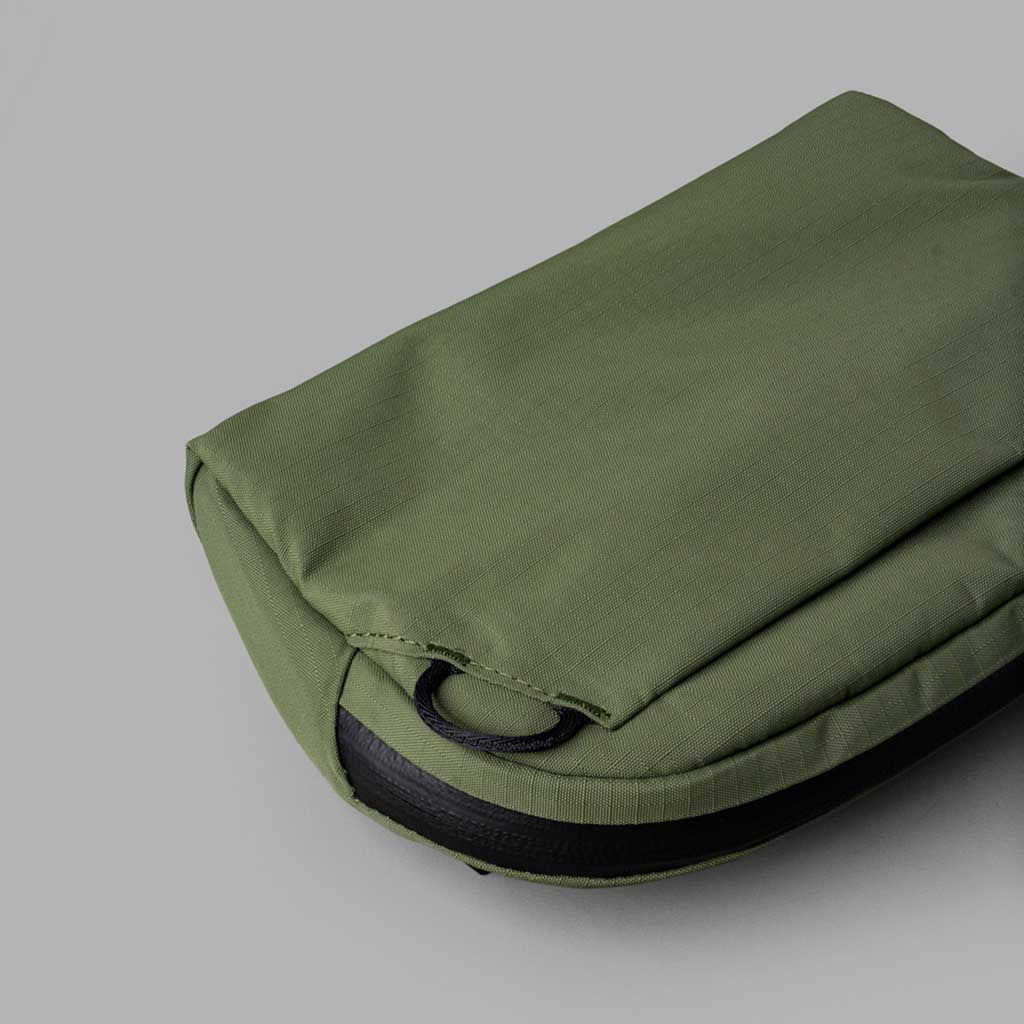 Flight Sling 1L Alpaka AA010530518 Sling Bags 1L / Green | Axoflux 210D