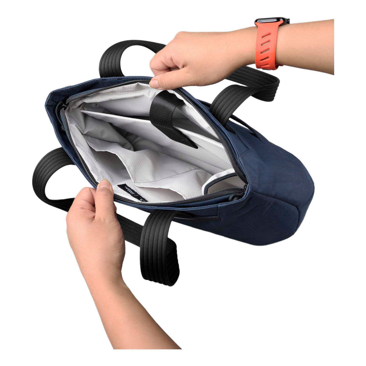Flight Tote (S) Alpaka AD011010624 Tote Bags One Size / Moonlight Blue Axoflux 400D Ripstop Nylon