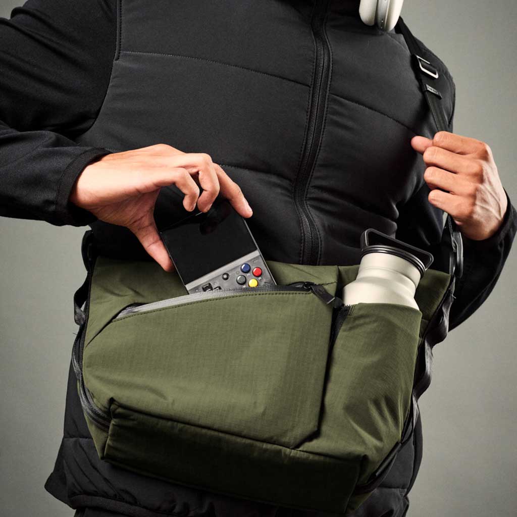 Flow Satchel Alpaka AD010700518 Satchels 4L / Green | Axoflux 210D