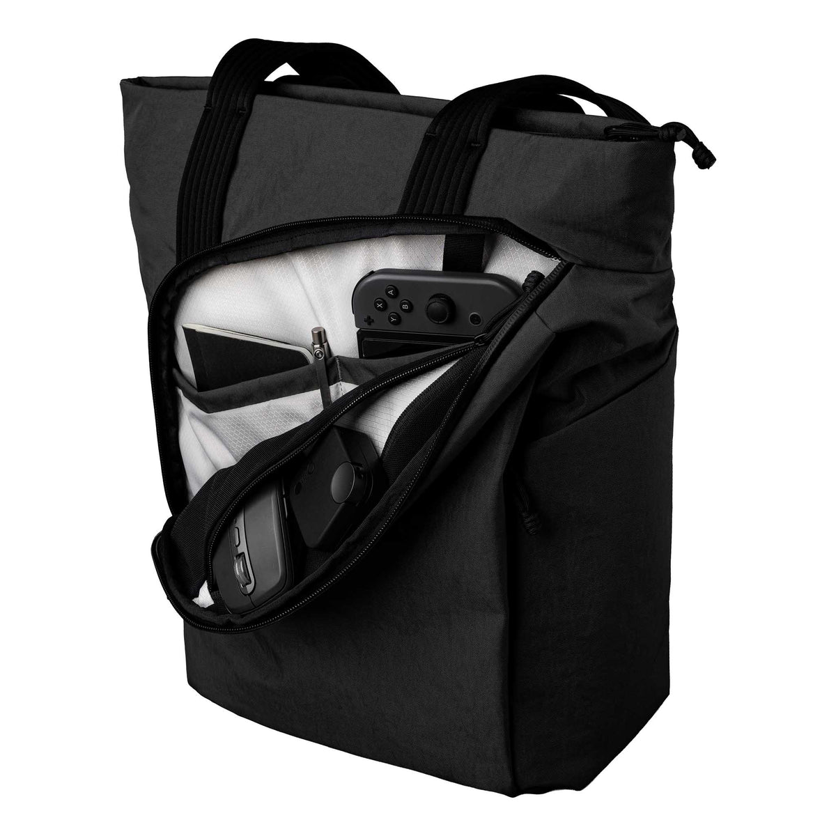 Flow Totepack Alpaka AA010850124 Tote Bags 14L / Black | Axoflux 400D Washed Nylon