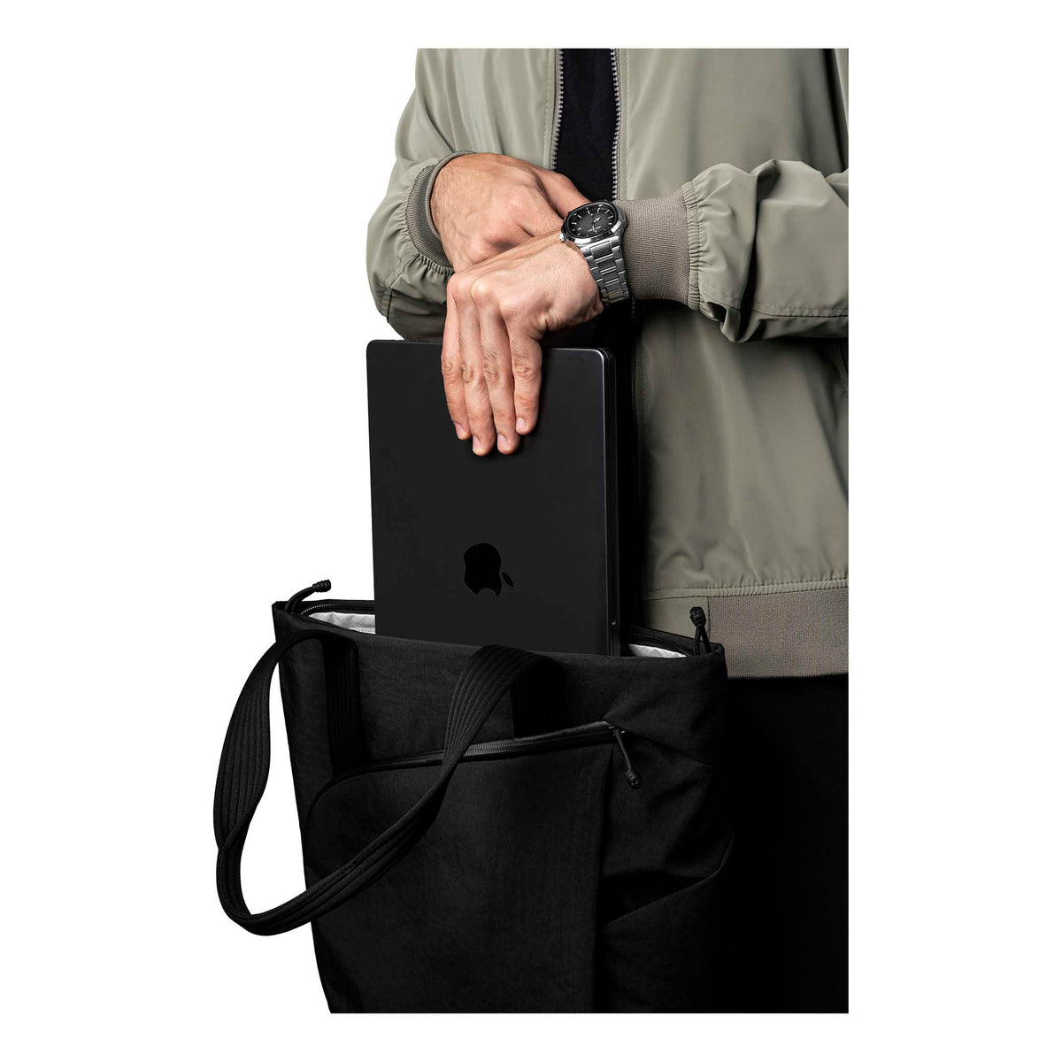 Flow Totepack Alpaka AA010850124 Tote Bags 14L / Black | Axoflux 400D Washed Nylon