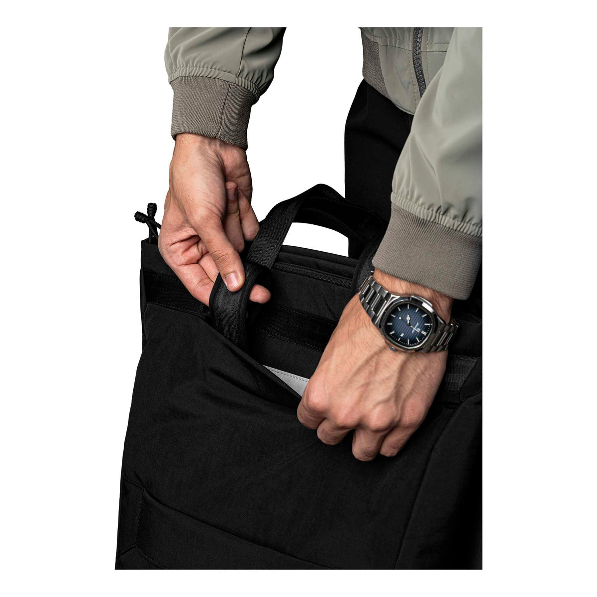 Flow Totepack Alpaka AA010850124 Tote Bags 14L / Black | Axoflux 400D Washed Nylon