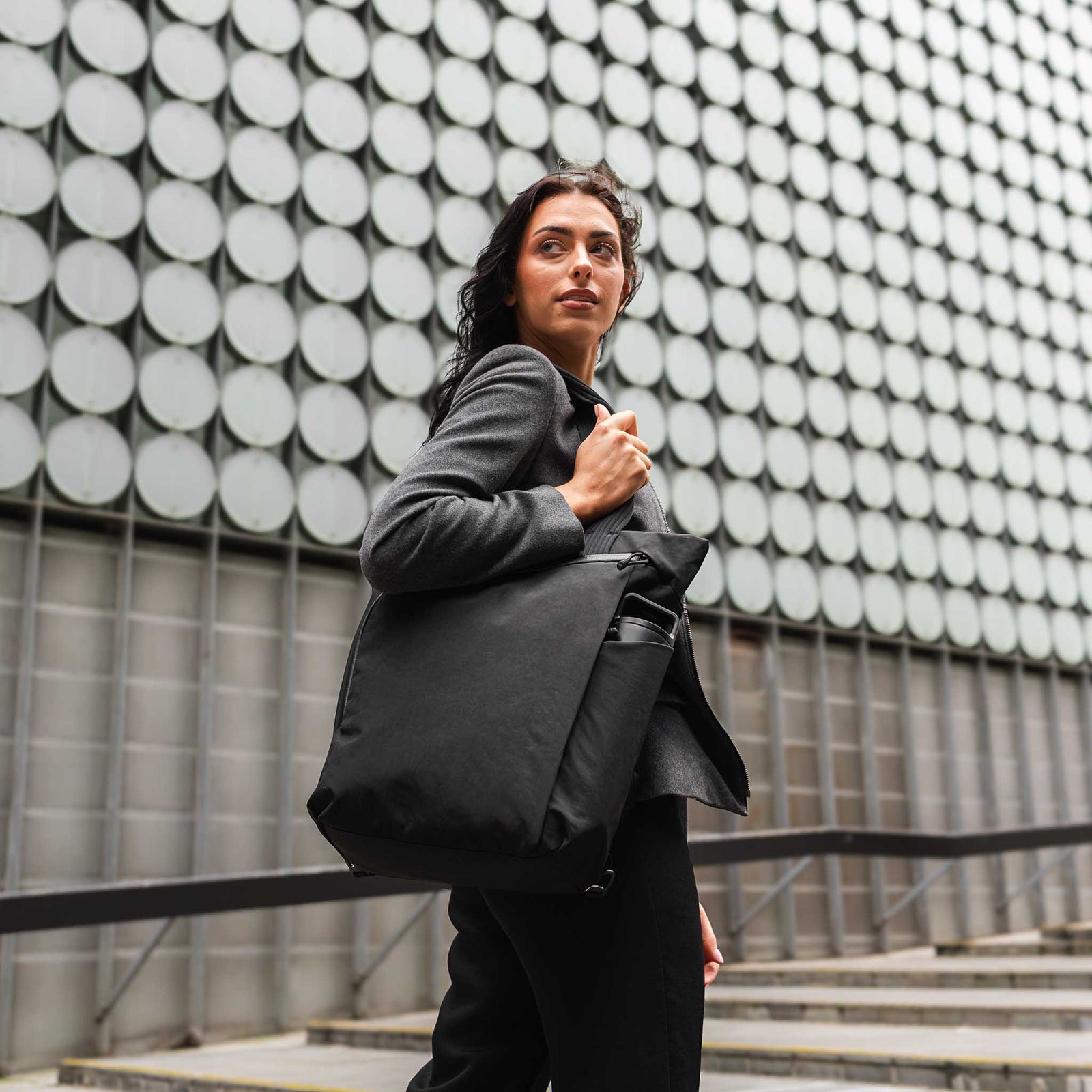 Flow Totepack Alpaka AA010850124 Tote Bags 14L / Black | Axoflux 400D Washed Nylon