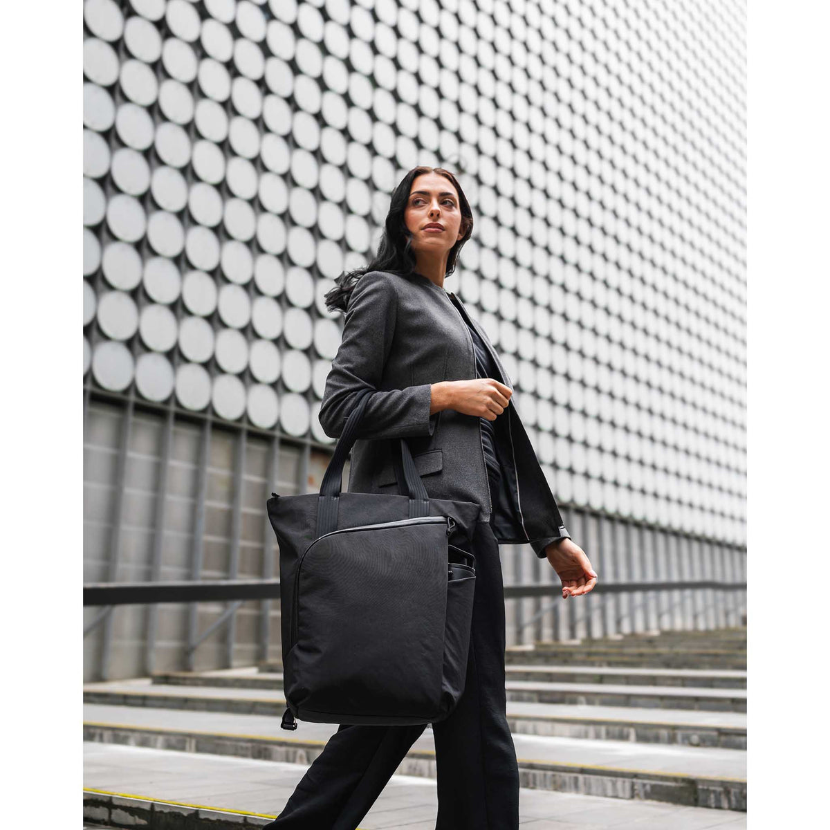 Flow Totepack Alpaka AA010850124 Tote Bags 14L / Black | Axoflux 400D Washed Nylon