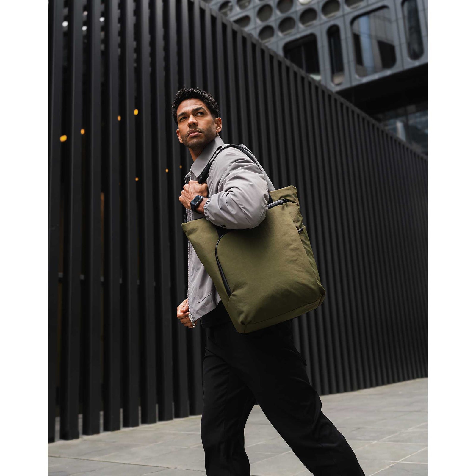 Flow Totepack Alpaka AA010850124 Tote Bags 14L / Black | Axoflux 400D Washed Nylon