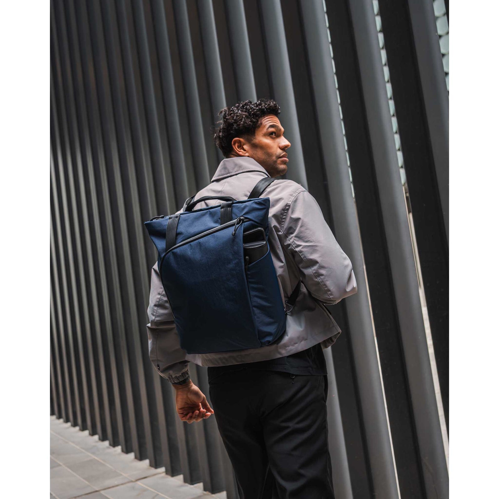 Flow Totepack Alpaka AA010850124 Tote Bags 14L / Black | Axoflux 400D Washed Nylon