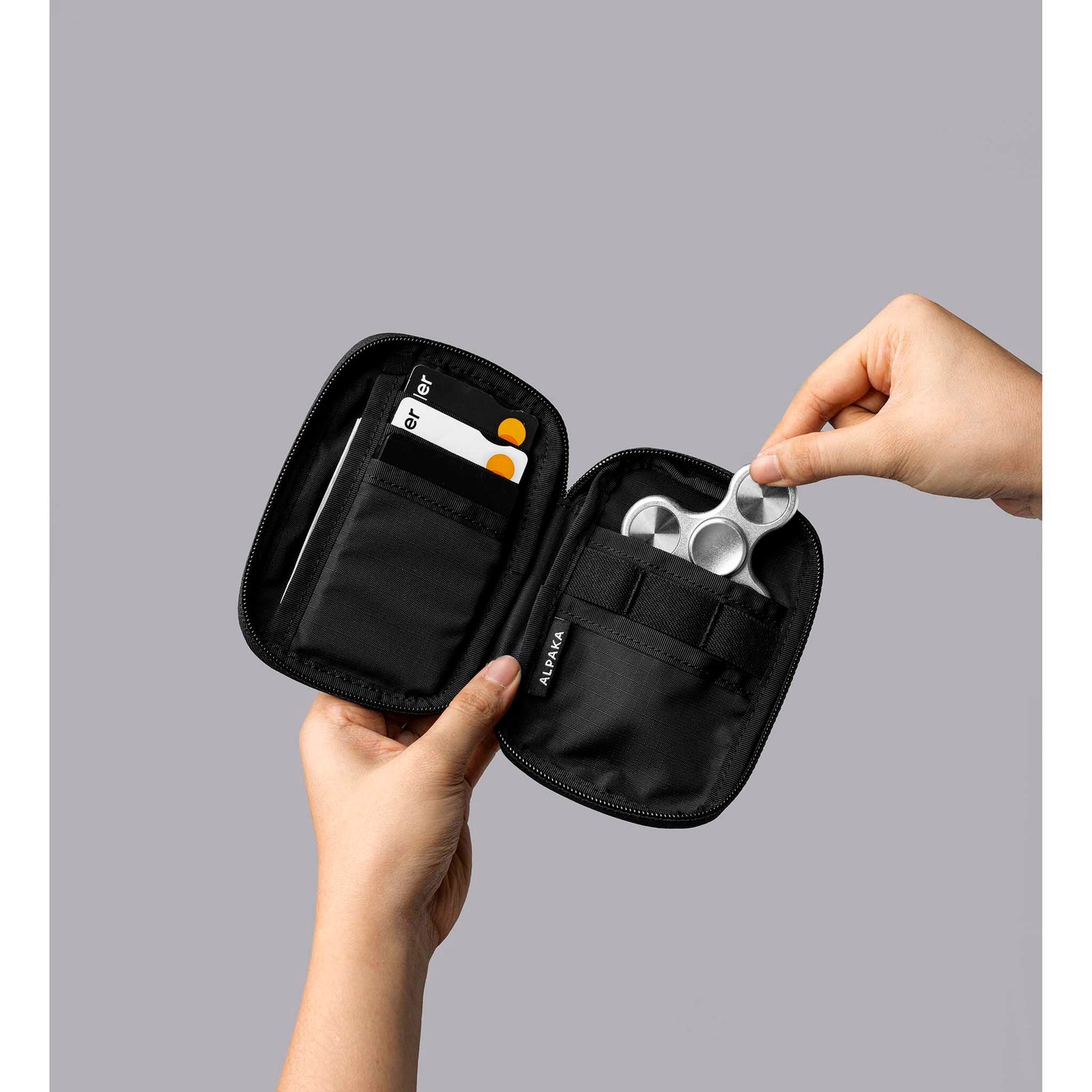 HUB Pouch V2 Alpaka AD010880118 Pouches One Size / Black | Axoflux 210D