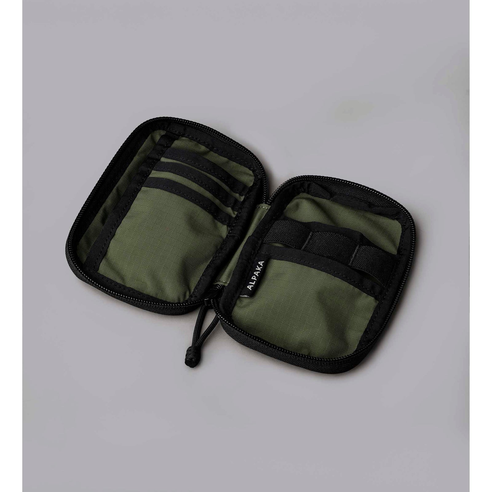 HUB Pouch V2 Alpaka AD010880518 Pouches One Size / Green | Axoflux 210D