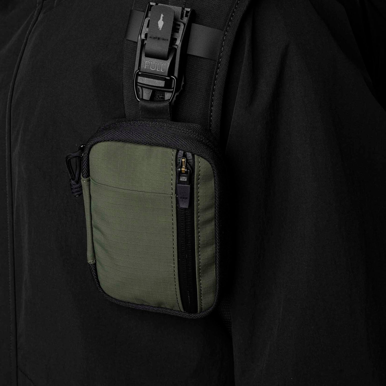 HUB Pouch V2 Alpaka AD010880518 Pouches One Size / Green | Axoflux 210D