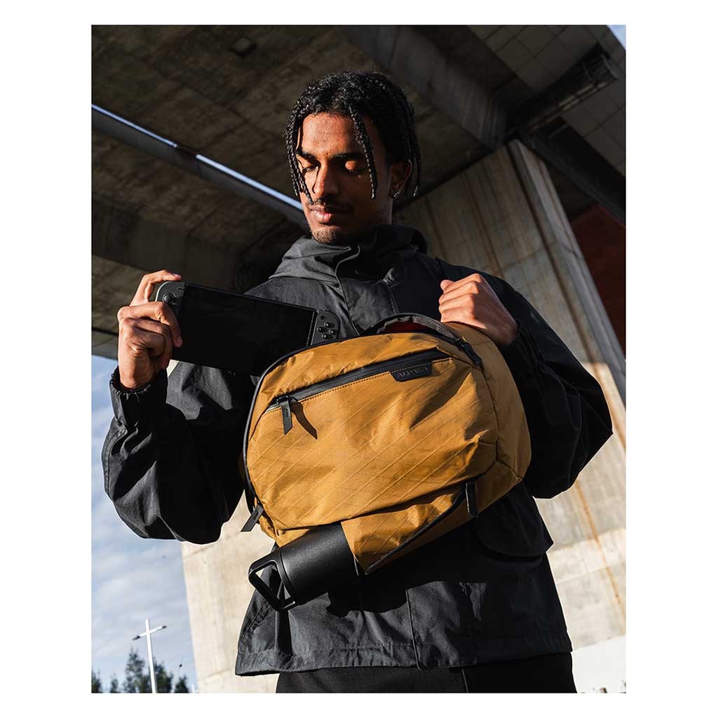 Metro Crossbody | Left Shoulder Alpaka AA010550803 Sling Bags One Size / Coyote Brown | X-Pac VX21
