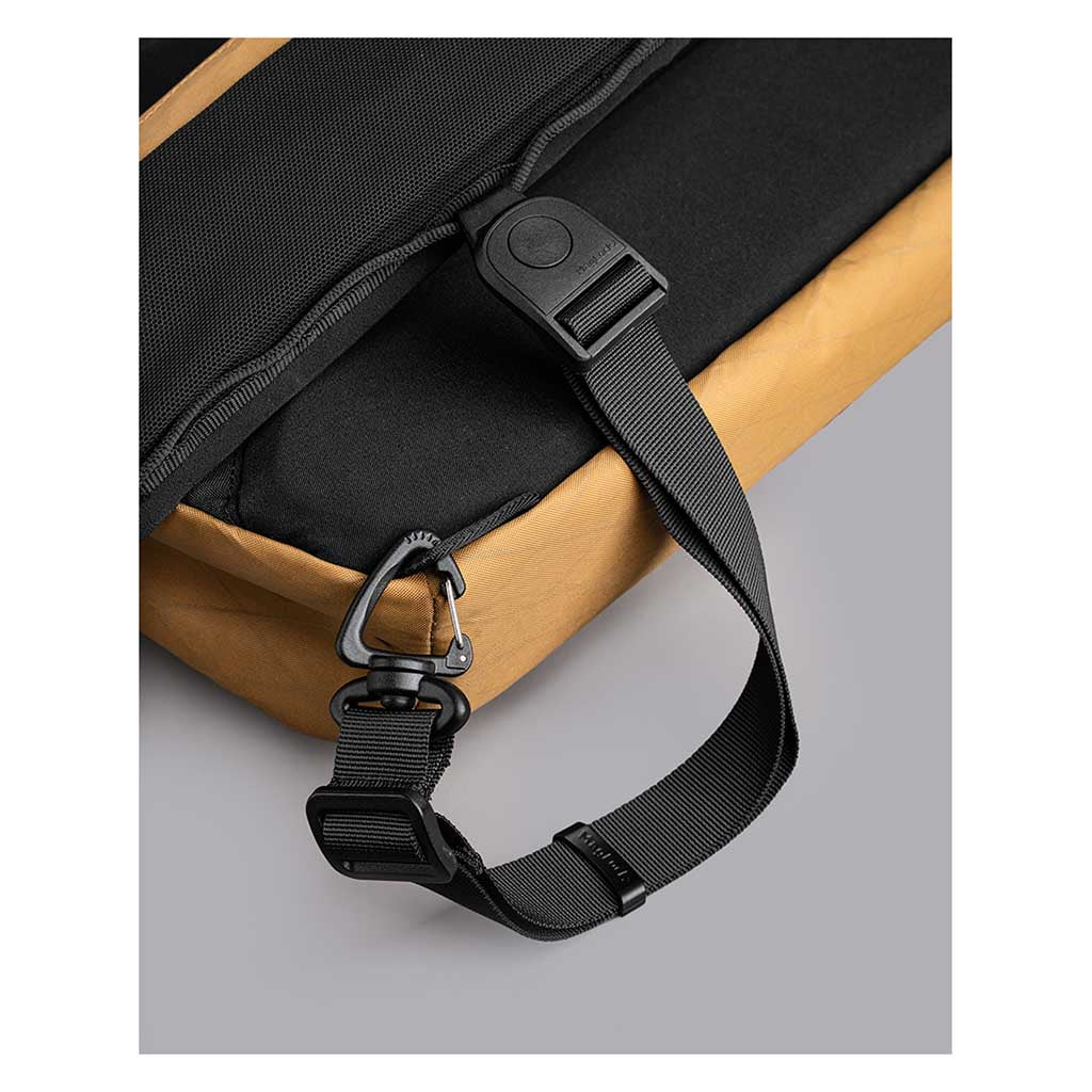 Metro Crossbody | Left Shoulder Alpaka AA010550803 Sling Bags One Size / Coyote Brown | X-Pac VX21