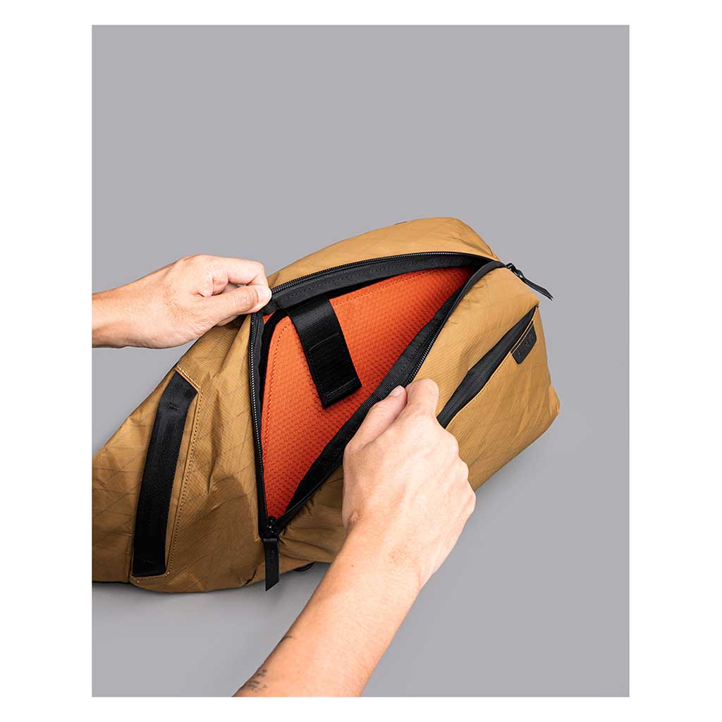 Metro Crossbody | Left Shoulder Alpaka AA010550803 Sling Bags One Size / Coyote Brown | X-Pac VX21
