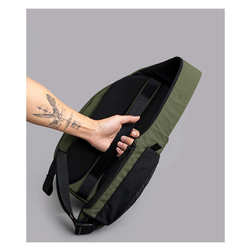 Metro Crossbody | Left Shoulder Alpaka AA010550518 Sling Bags One Size / Green | Axoflux 210D