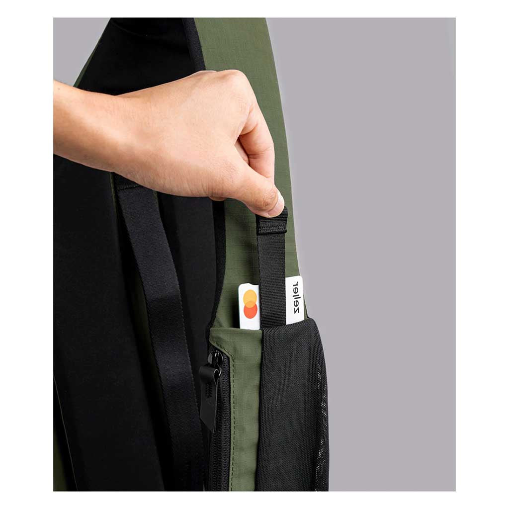 Metro Crossbody | Left Shoulder Alpaka AA010550518 Sling Bags One Size / Green | Axoflux 210D