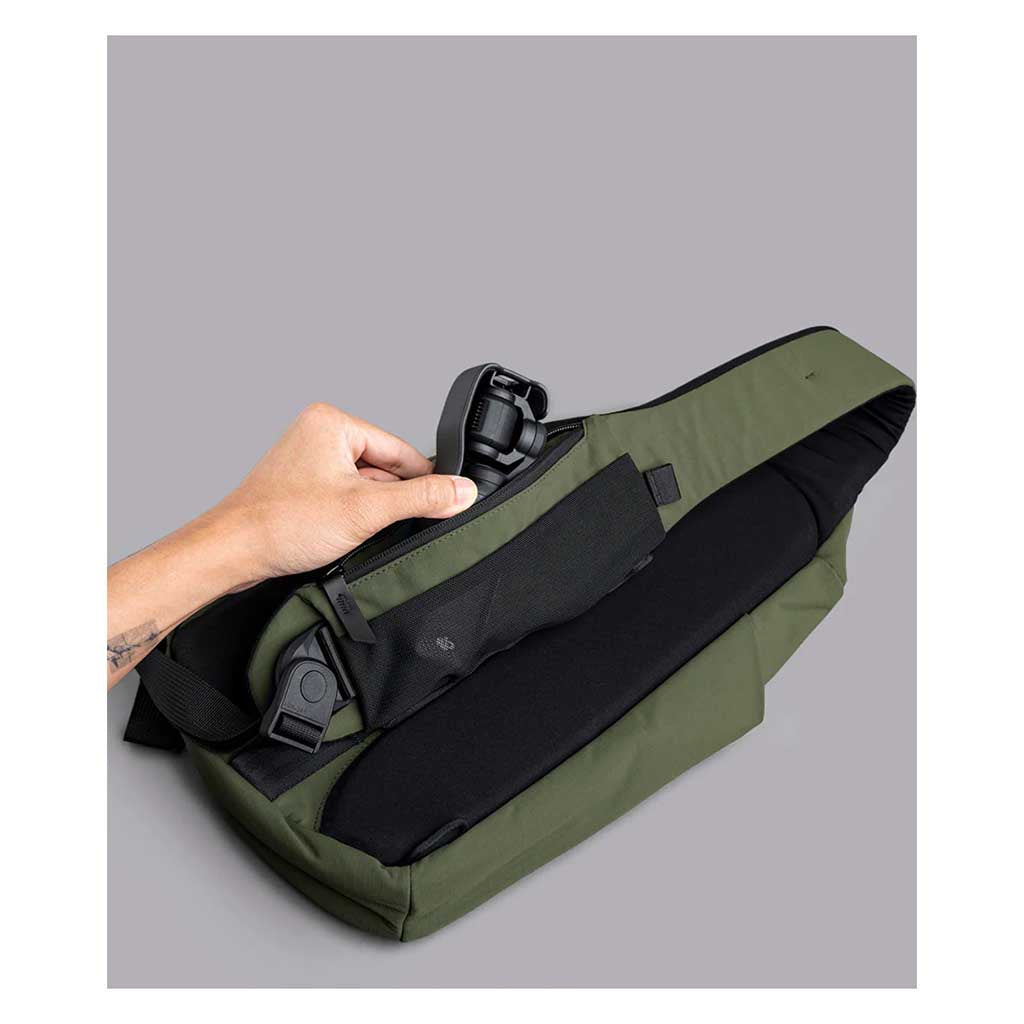 Metro Crossbody | Left Shoulder Alpaka AA010550518 Sling Bags One Size / Green | Axoflux 210D