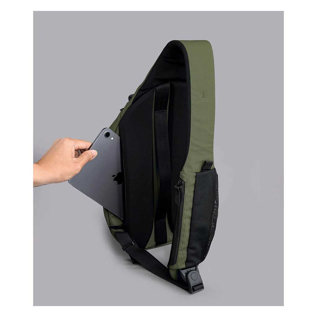 Metro Crossbody | Left Shoulder Alpaka AA010550518 Sling Bags One Size / Green | Axoflux 210D
