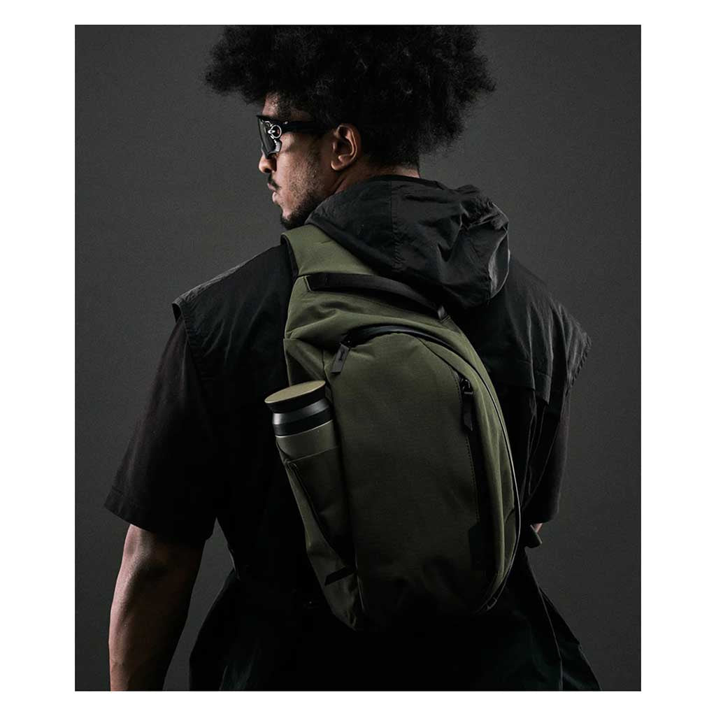 Metro Crossbody | Left Shoulder Alpaka AA010550518 Sling Bags One Size / Green | Axoflux 210D