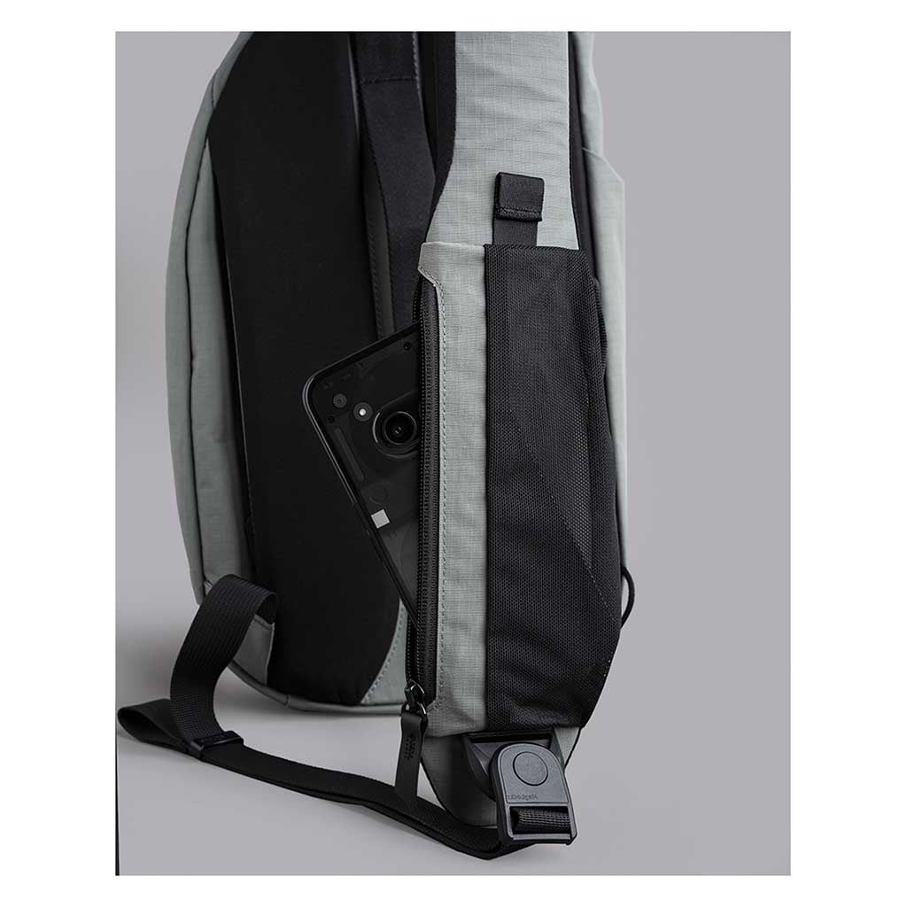 Metro Crossbody | Left Shoulder Alpaka AA010550218 Sling Bags One Size / Grey | Axoflux 210D