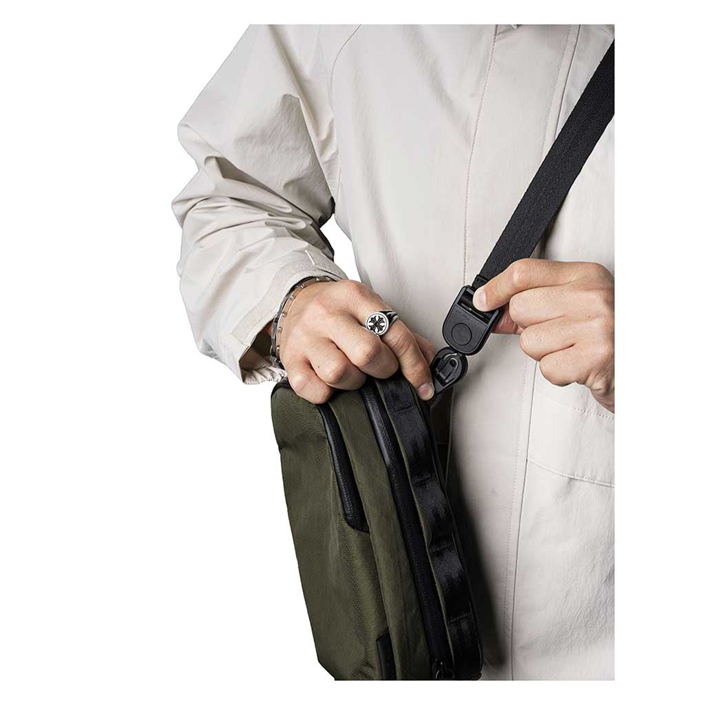 Metro Sling Max Alpaka AD010670506 Sling Bags 3L / Olive Green | X-Pac X42