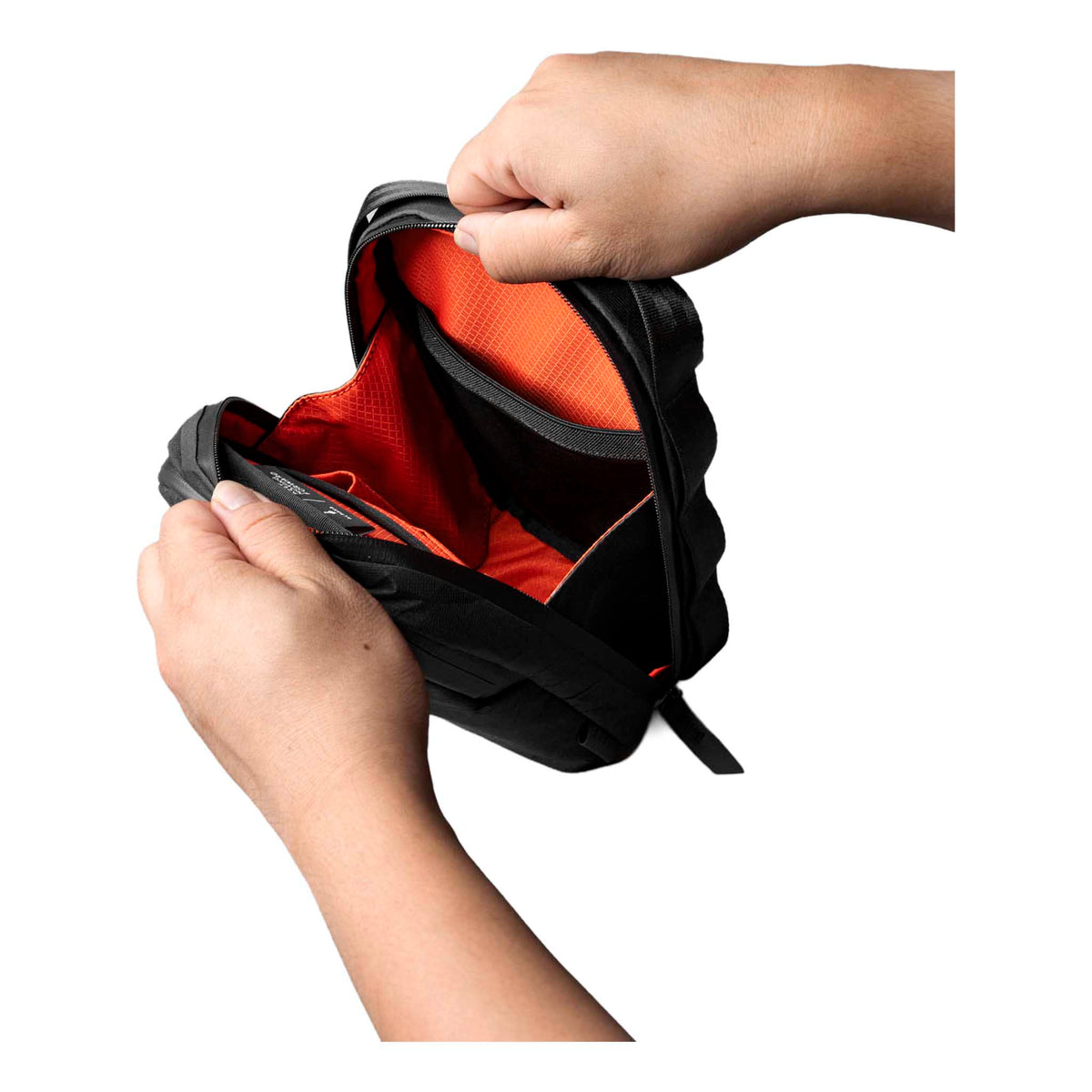 Metro Sling V2 Alpaka AD010630130 Sling Bags 2.5L / Black Ultradyne 100D