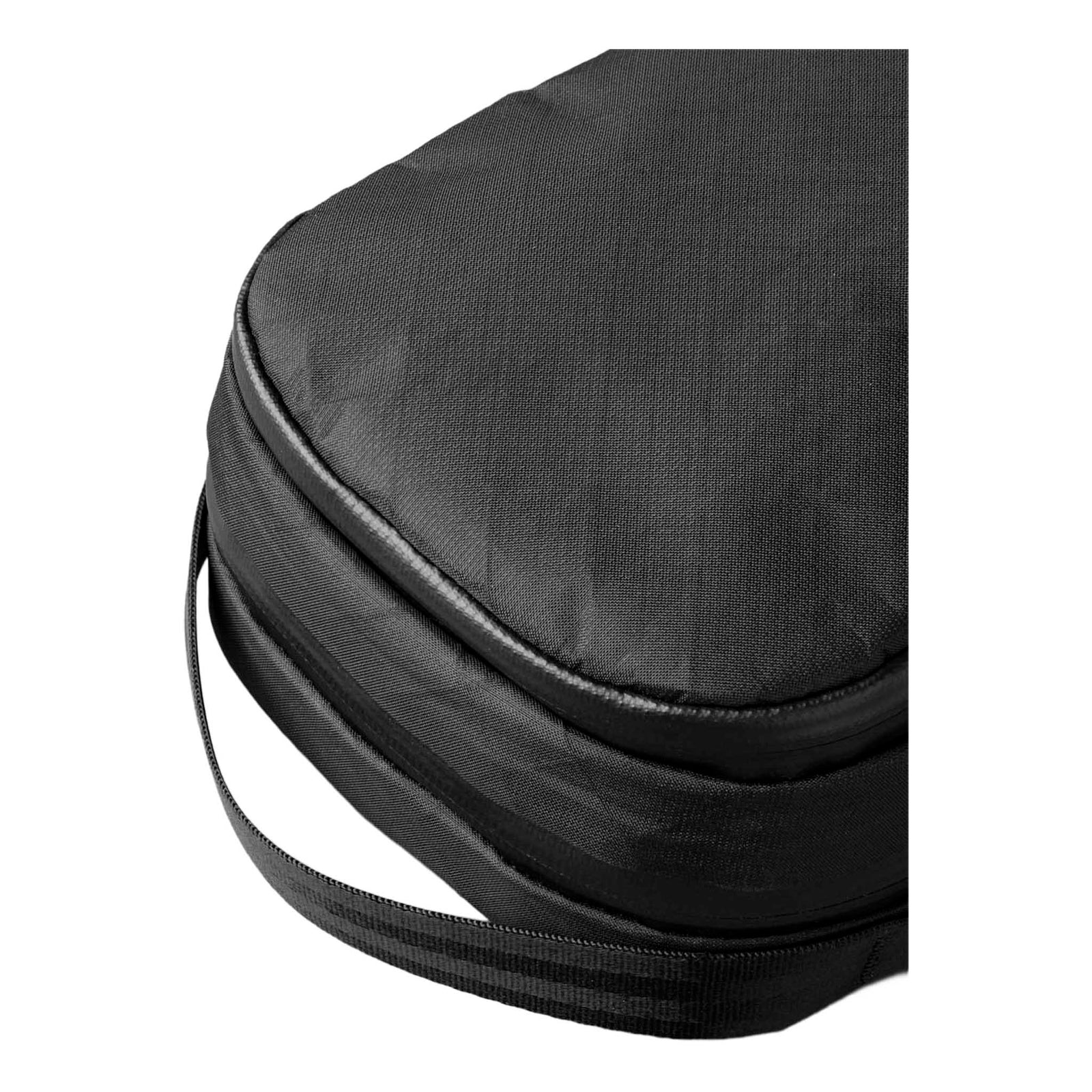 Metro Sling V2 Alpaka AD010630130 Sling Bags 2.5L / Black Ultradyne 100D
