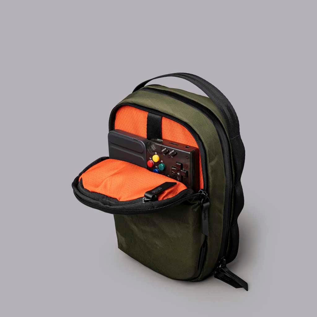 Metro Sling V2 Alpaka AD010630507 Sling Bags 2.5L / Olive Green | X-Pac X42