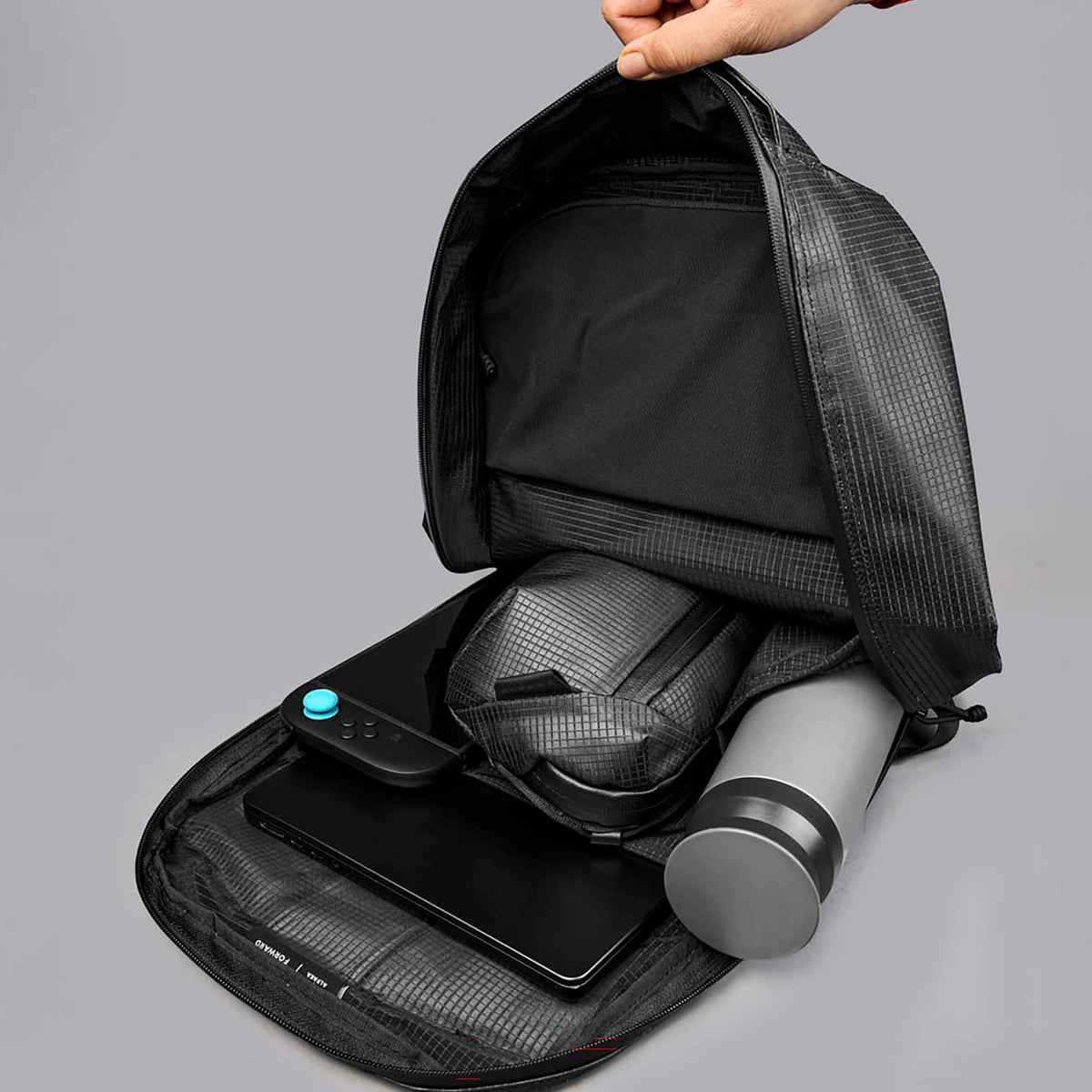 Momentum Backpack Alpaka AD011000132 Backpacks 22L / Axodyne Hybrid Black