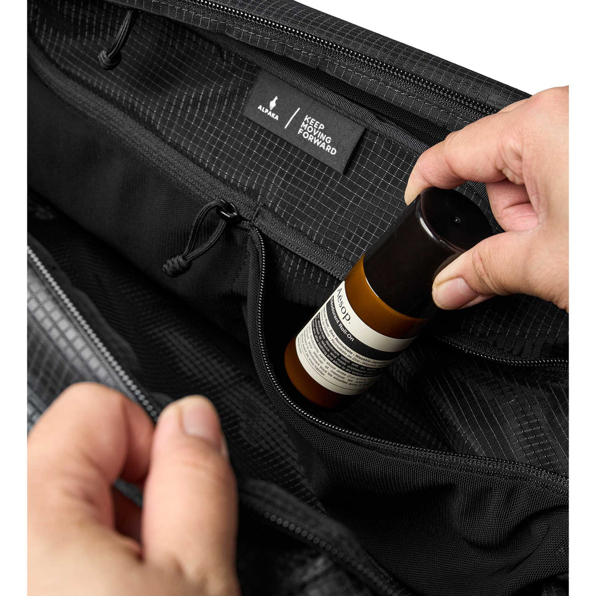 Momentum Duffle Alpaka AD010940132 Duffle Bags 35L / Axodyne Hybrid Black