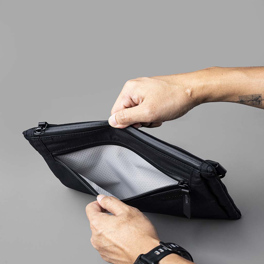 Zip Pouch Max v2 Alpaka AD010650118 Sling Bags 2L / Black | Axoflux 210D