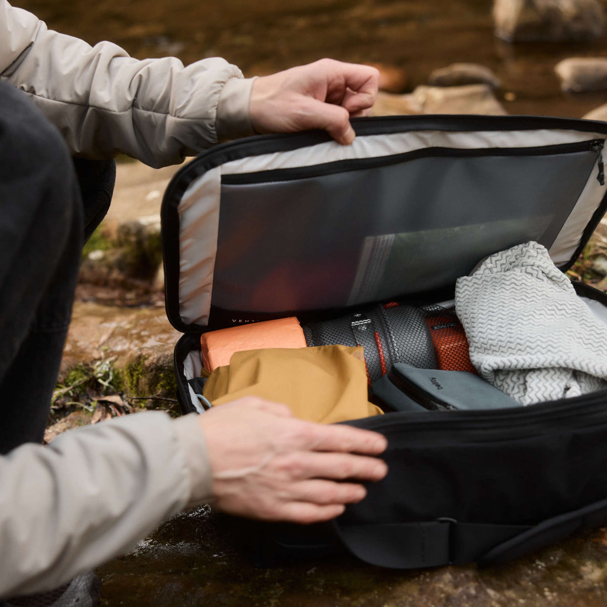 Venture Grab Pack Bellroy BVPA-BLK-246 Backpacks One Size / Black